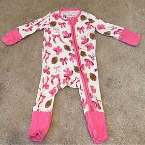 KB Bamboo Footie Sleeper – Size 0–3M – Footballs & Pink Bows